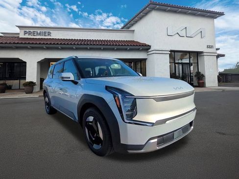 New 2026 Kia EV9 Light RWD image 2
