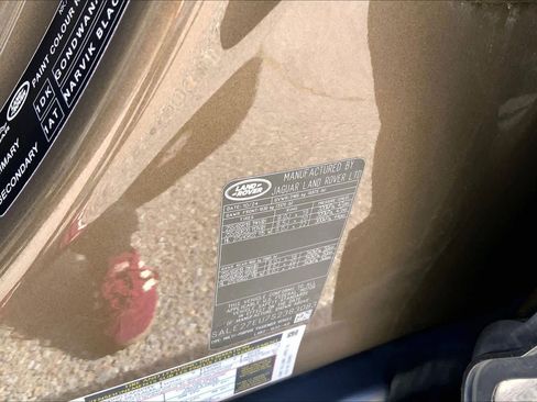 Used 2025 Land Rover Defender 110 X-Dynamic SE image 31