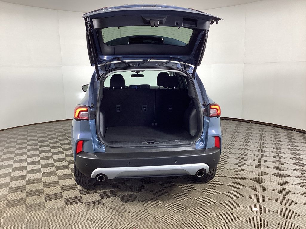 Used 2023 Ford Escape Active w/ Tech Pack #1 AWD/4WD image 22