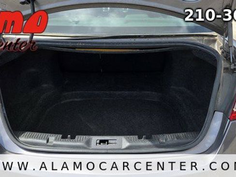 Used 2013 Ford Taurus SEL image 25