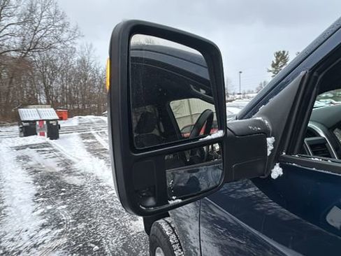 Used 2024 RAM 2500 Big Horn w/ Sport Appearance Package image 41