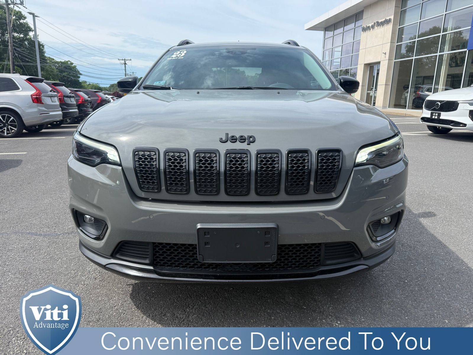 Used 2023 Jeep Cherokee Altitude Lux AWD/4WD image 3