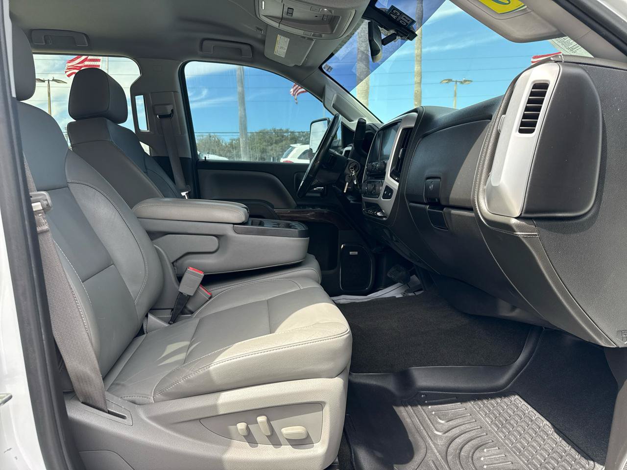 Used 2016 GMC Sierra 2500 SLT w/ Duramax Plus Package AWD/4WD image 8
