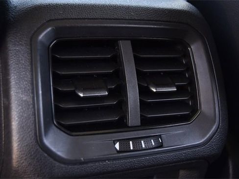 Certified 2022 Volkswagen Tiguan SE w/ Panoramic Sunroof Package image 23