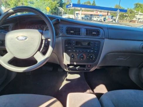 Used 2004 Ford Taurus SES FWD image 8