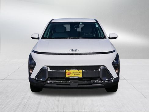 Used 2024 Hyundai Kona SE image 2