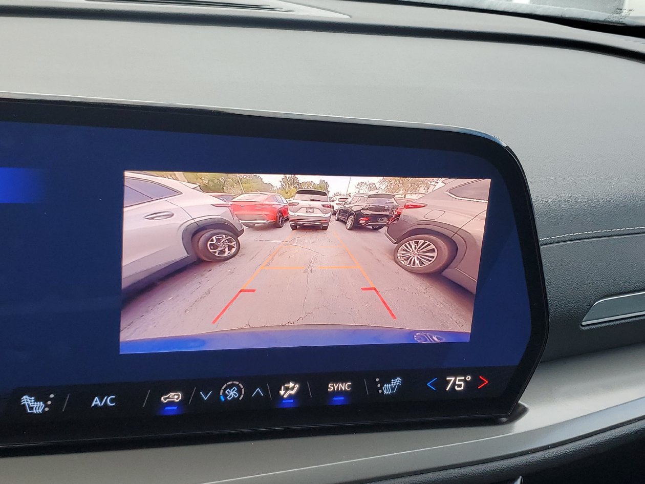 Used 2026 Chevrolet Traverse LT FWD image 20