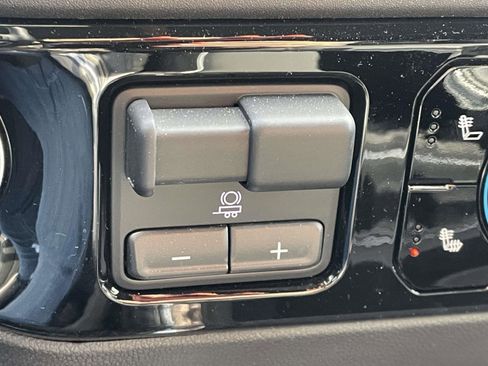 Used 2025 Chevrolet Silverado 2500 LT w/ All Star Edition image 23