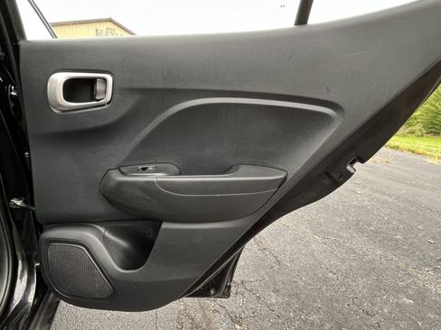 Used 2023 Hyundai Venue SE w/ Cargo Package FWD image 19