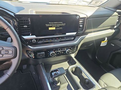 New 2026 GMC Sierra 1500 SLT image 44