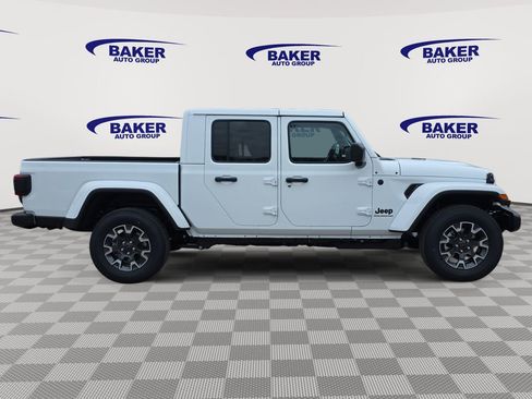 New 2026 Jeep Gladiator Sport AWD/4WD image 2