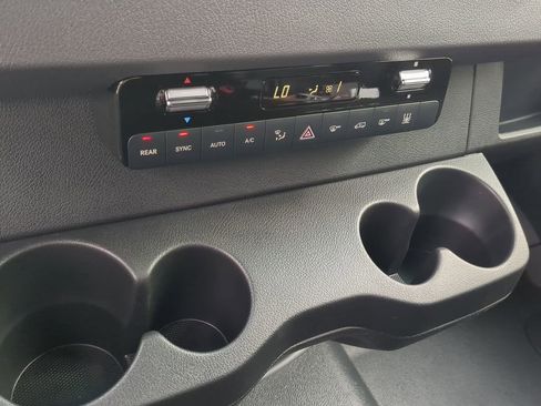 Used 2025 Mercedes-Benz Sprinter 2500 image 8