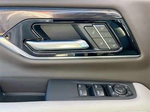 New 2026 GMC Yukon XL Elevation image 13