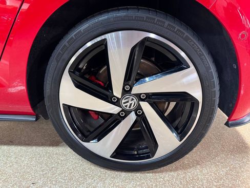 Used 2018 Volkswagen GTI Autobahn FWD image 40