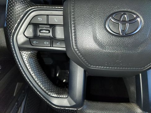Used 2025 Toyota Tacoma SR AWD/4WD image 24
