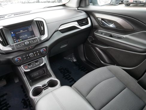 Used 2024 GMC Terrain SLE w/ Driver Convenience Package image 11