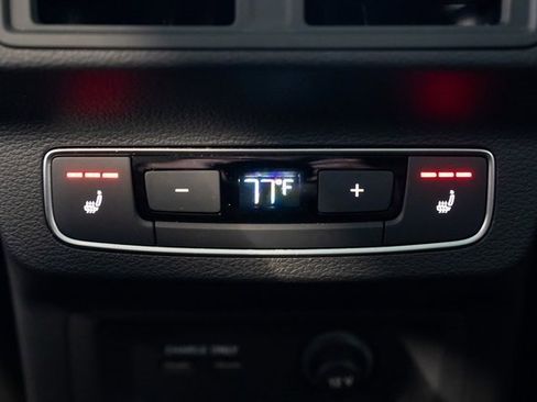 Used 2022 Audi SQ5 Prestige image 9