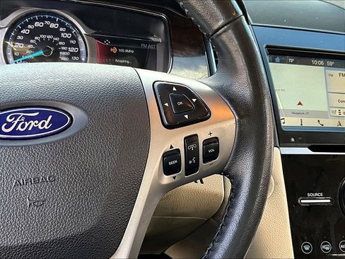 Used 2018 Ford Taurus Limited image 16