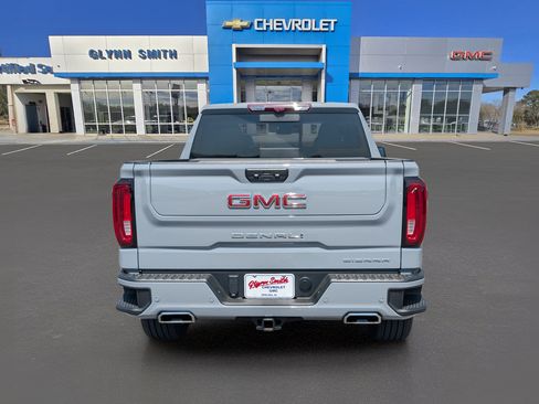 Used 2025 GMC Sierra 1500 Denali w/ Denali Reserve Package AWD/4WD image 9