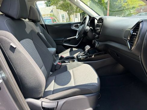 Certified 2023 Kia Soul EX FWD image 30