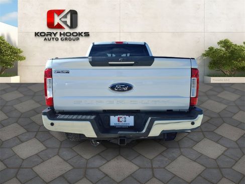 Used 2017 Ford F250 Lariat w/ Lariat Ultimate Package image 3