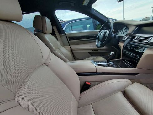 Used 2013 BMW 750i RWD image 4