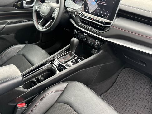 Used 2024 Jeep Compass Trailhawk image 17