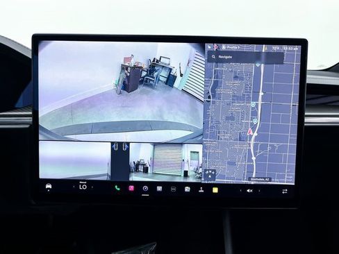 Used 2022 Tesla Model X Plaid image 9