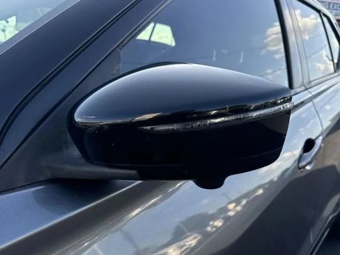 Used 2020 Nissan Kicks SR FWD image 9