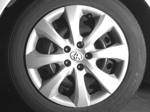 Used 2025 Toyota Corolla LE FWD image 12