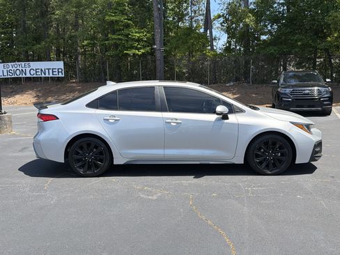 Used 2021 Toyota Corolla SE FWD image 19