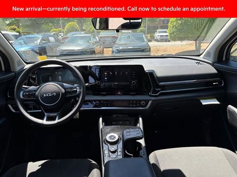 Certified 2025 Kia Sportage LX FWD image 8