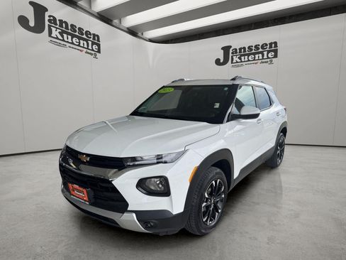 Used 2023 Chevrolet TrailBlazer LT w/ Convenience Package AWD/4WD image 5