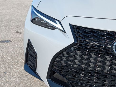 Used 2025 Lexus IS 500 w/ F-Sport Performance RWD image 9