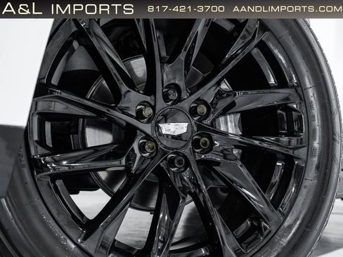 Used 2024 Cadillac Escalade Sport Platinum w/ LPO, ONYX Package AWD/4WD image 23