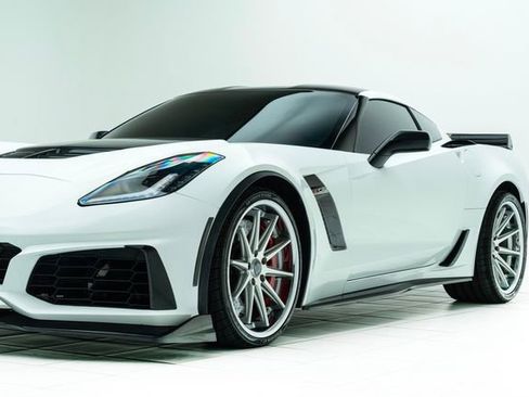 Used 2016 Chevrolet Corvette Z06 w/ 3LZ Preferred Equipment Group image 10