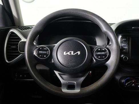 Used 2023 Kia Soul LX w/ LX Technology Package FWD image 32