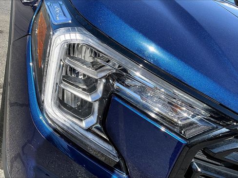 Used 2022 GMC Terrain SLE w/ Driver Convenience Package FWD image 23