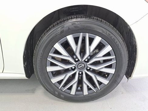 Used 2025 Nissan Altima 2.5 SV FWD image 32