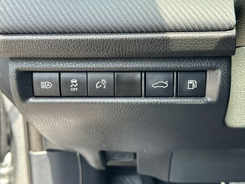 Used 2025 Toyota Camry SE w/ Convenience Package FWD image 20
