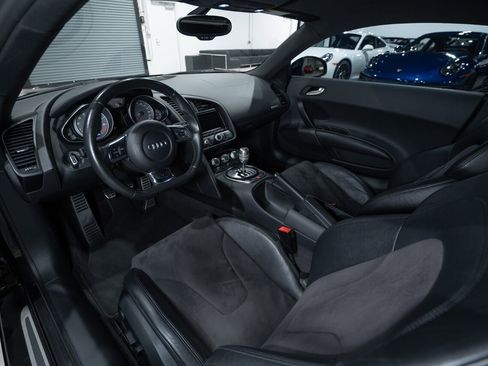 Used 2012 Audi R8 V8 image 18