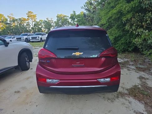 Used 2020 Chevrolet Bolt Premier w/ Infotainment Package FWD image 5