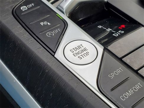 Used 2023 BMW 330i xDrive Sedan w/ Premium Package image 23