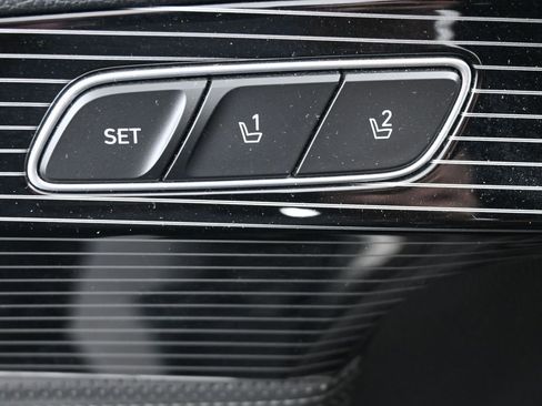 Used 2024 Hyundai Palisade Calligraphy image 21