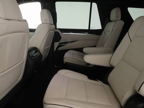 Used 2025 Cadillac Escalade Sport w/ Touring Package image 28