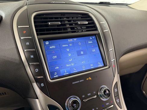 Used 2020 Lincoln Nautilus Premier w/ Equipment Group 101A AWD/4WD image 23