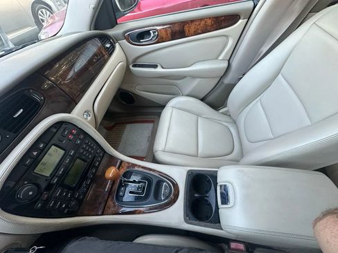 Used 2004 Jaguar XJ8 image 8