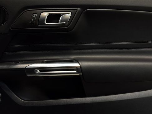 Used 2019 Ford Mustang GT Premium w/ Performance Package - Level 2 RWD image 9