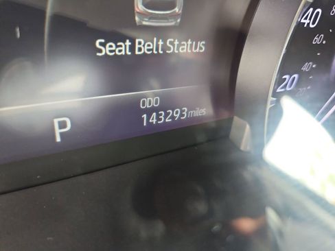 Used 2023 Toyota Highlander LE AWD/4WD image 16