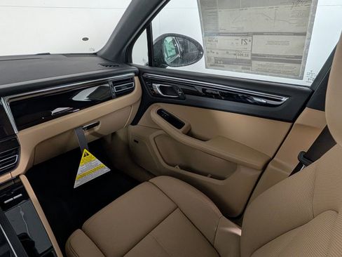 New 2026 Porsche Macan image 23